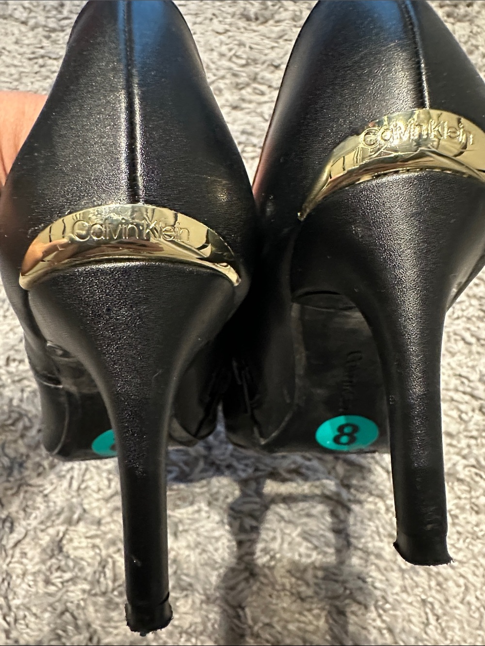 Classic Black Pointed-Toe Stiletto Heels with Metallic Accent - Picture 6 of 7